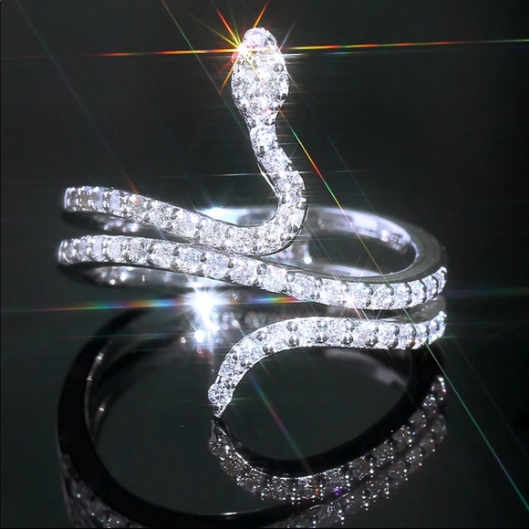 Jewelry - New Women’s 925 Silver Diamond Ring